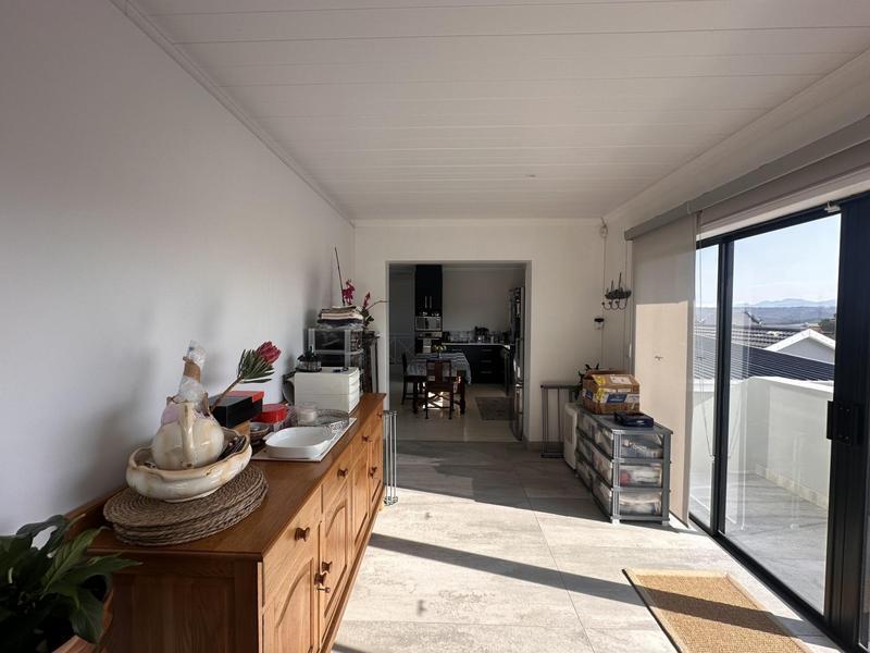 5 Bedroom Property for Sale in Fraaiuitsig Western Cape